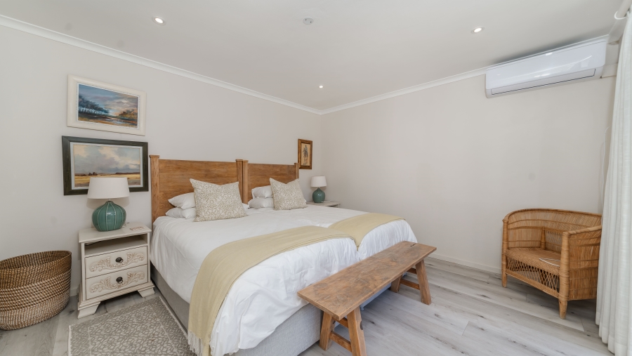6 Bedroom Property for Sale in Sheffield Beach KwaZulu-Natal