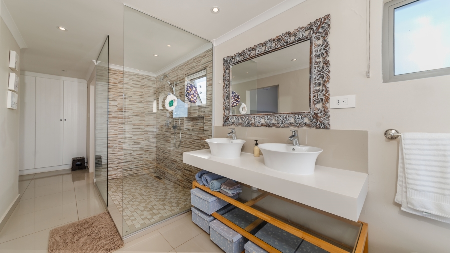 6 Bedroom Property for Sale in Sheffield Beach KwaZulu-Natal