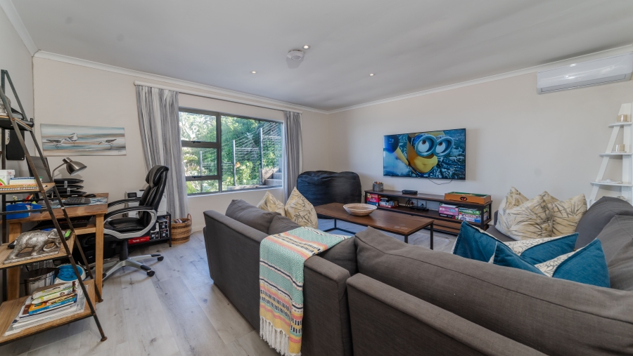 6 Bedroom Property for Sale in Sheffield Beach KwaZulu-Natal