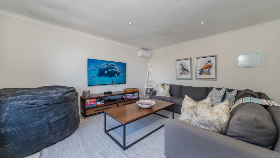 6 Bedroom Property for Sale in Sheffield Beach KwaZulu-Natal