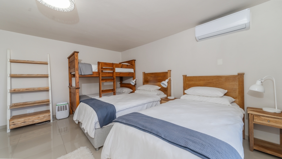 6 Bedroom Property for Sale in Sheffield Beach KwaZulu-Natal