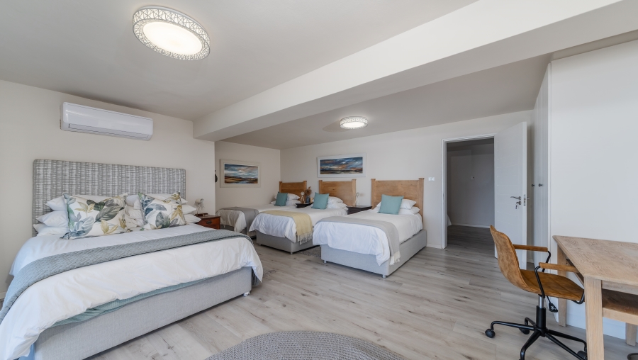 6 Bedroom Property for Sale in Sheffield Beach KwaZulu-Natal