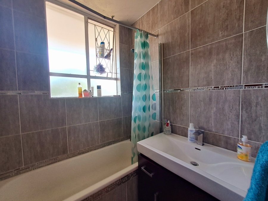 2 Bedroom Property for Sale in Pinetown KwaZulu-Natal