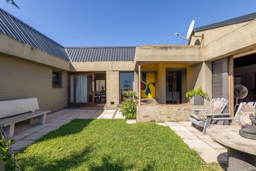 5 Bedroom Property for Sale in Kenville KwaZulu-Natal