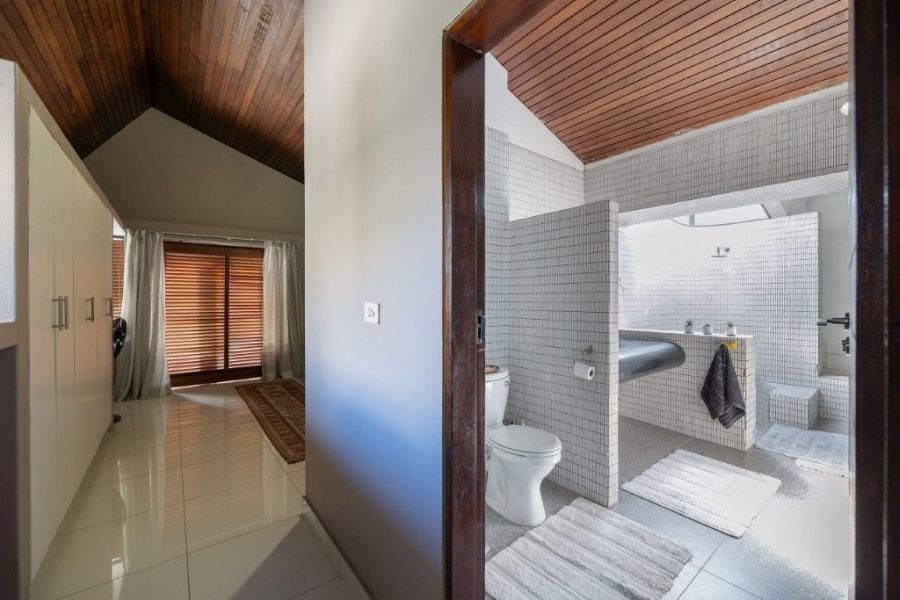 5 Bedroom Property for Sale in Kenville KwaZulu-Natal