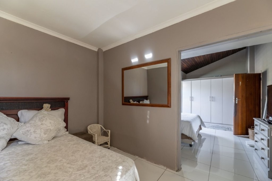 5 Bedroom Property for Sale in Kenville KwaZulu-Natal