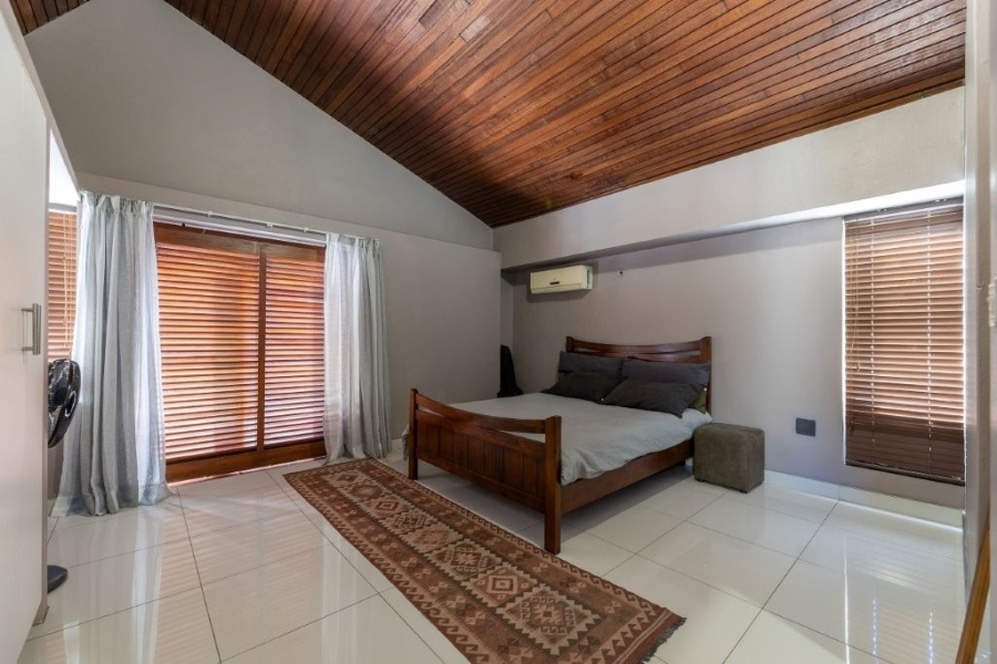 5 Bedroom Property for Sale in Kenville KwaZulu-Natal
