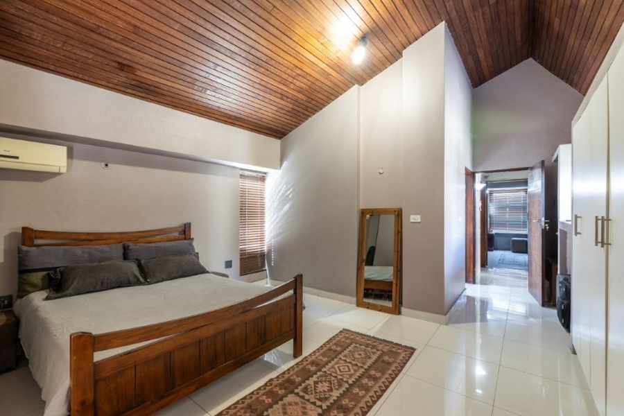 5 Bedroom Property for Sale in Kenville KwaZulu-Natal