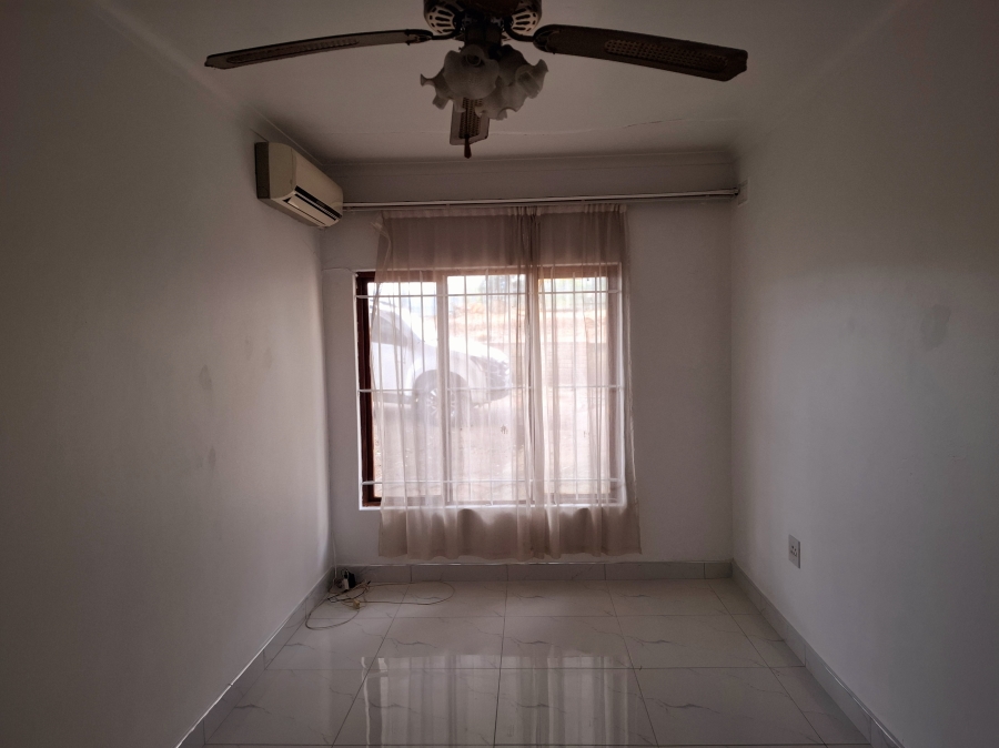 1 Bedroom Property for Sale in Fields Hill KwaZulu-Natal