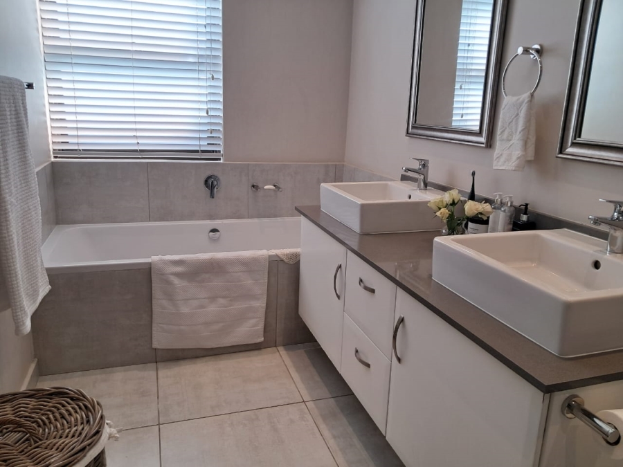 2 Bedroom Property for Sale in Brettenwood Coastal Estate KwaZulu-Natal
