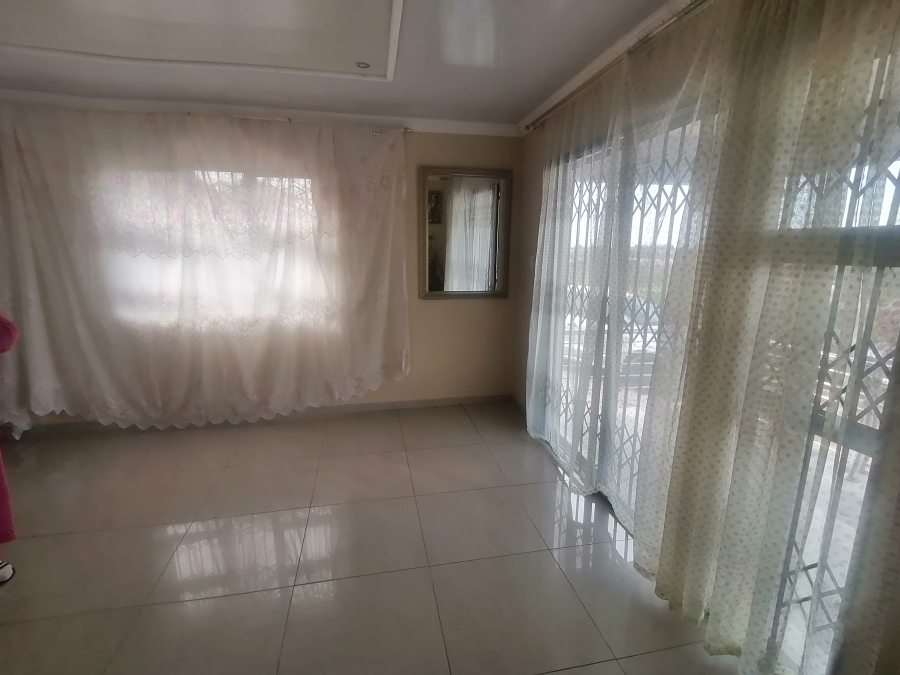 3 Bedroom Property for Sale in Kwamakutha KwaZulu-Natal