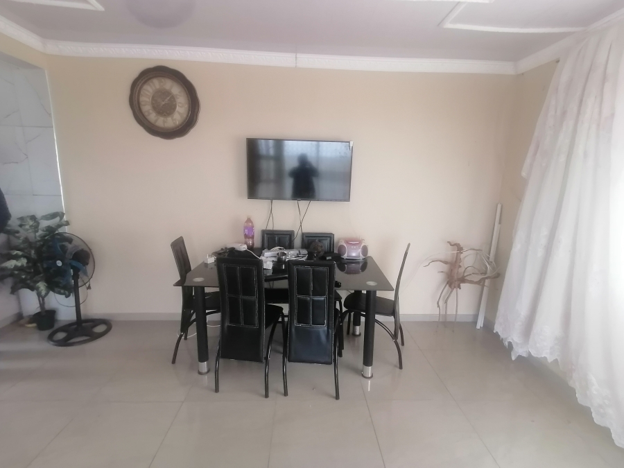 3 Bedroom Property for Sale in Kwamakutha KwaZulu-Natal