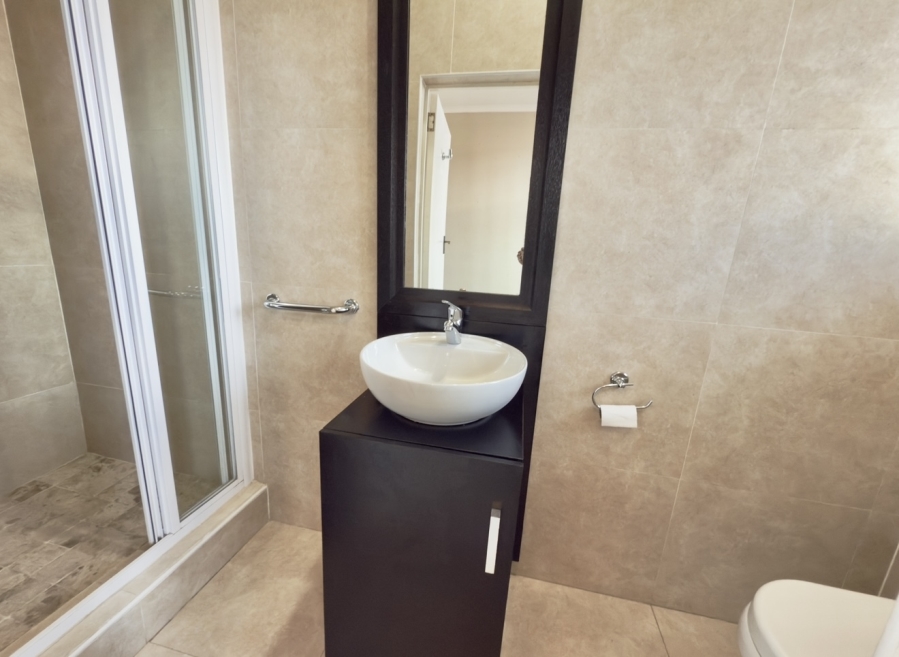 To Let 4 Bedroom Property for Rent in Umhlanga KwaZulu-Natal
