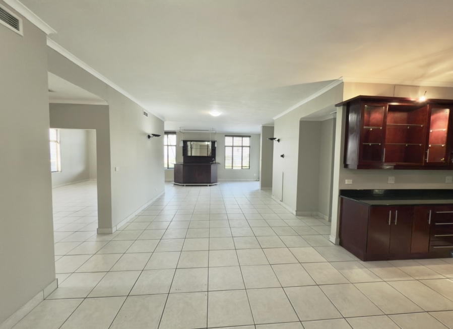 To Let 4 Bedroom Property for Rent in Umhlanga KwaZulu-Natal