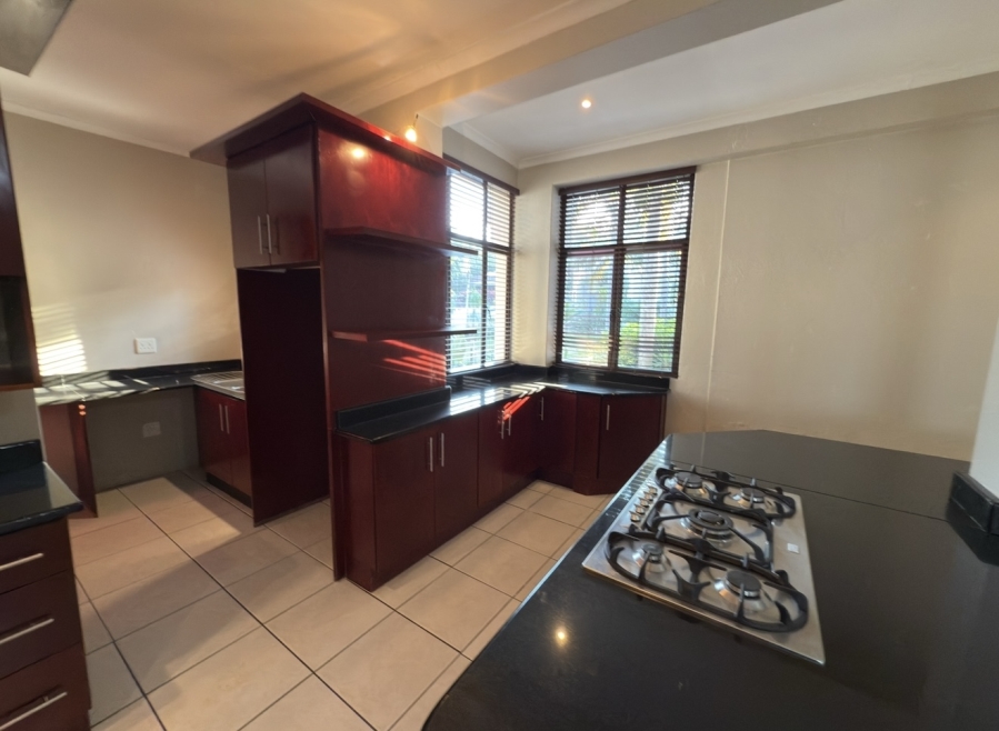 To Let 4 Bedroom Property for Rent in Umhlanga KwaZulu-Natal