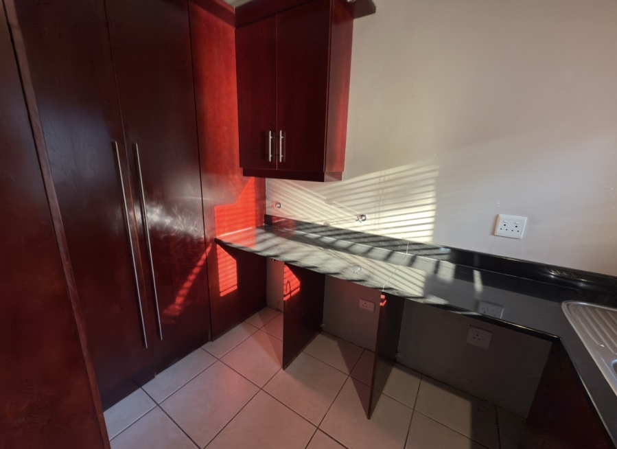 To Let 4 Bedroom Property for Rent in Umhlanga KwaZulu-Natal