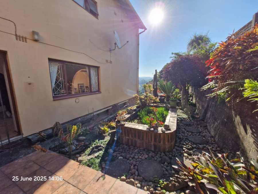 6 Bedroom Property for Sale in Malvern KwaZulu-Natal