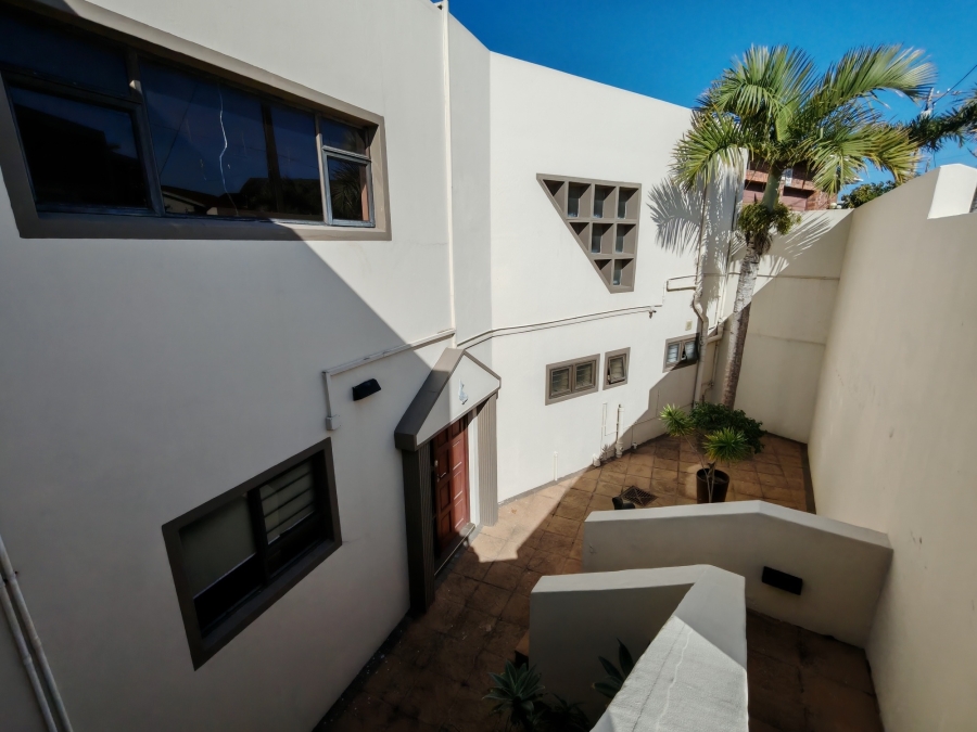 8 Bedroom Property for Sale in Ocean View KwaZulu-Natal