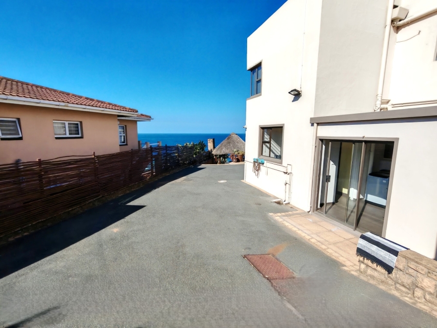 8 Bedroom Property for Sale in Ocean View KwaZulu-Natal