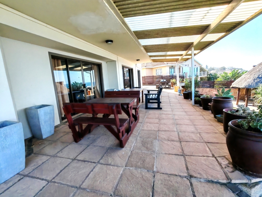 8 Bedroom Property for Sale in Ocean View KwaZulu-Natal