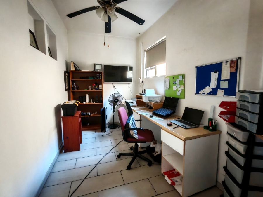 8 Bedroom Property for Sale in Ocean View KwaZulu-Natal
