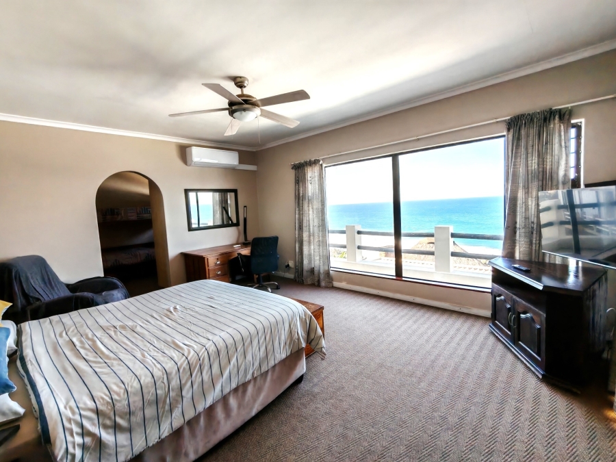 8 Bedroom Property for Sale in Ocean View KwaZulu-Natal