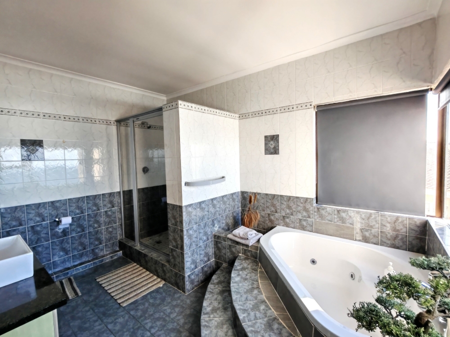 8 Bedroom Property for Sale in Ocean View KwaZulu-Natal