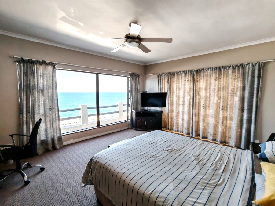 8 Bedroom Property for Sale in Ocean View KwaZulu-Natal