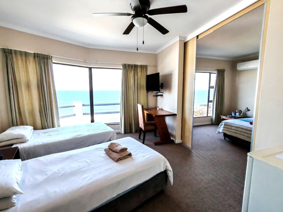 8 Bedroom Property for Sale in Ocean View KwaZulu-Natal