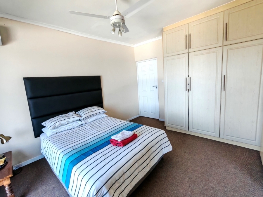 8 Bedroom Property for Sale in Ocean View KwaZulu-Natal