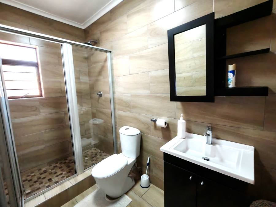 8 Bedroom Property for Sale in Ocean View KwaZulu-Natal