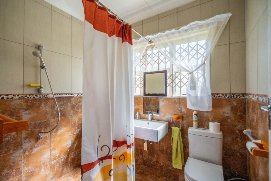 To Let 5 Bedroom Property for Rent in New Germany KwaZulu-Natal