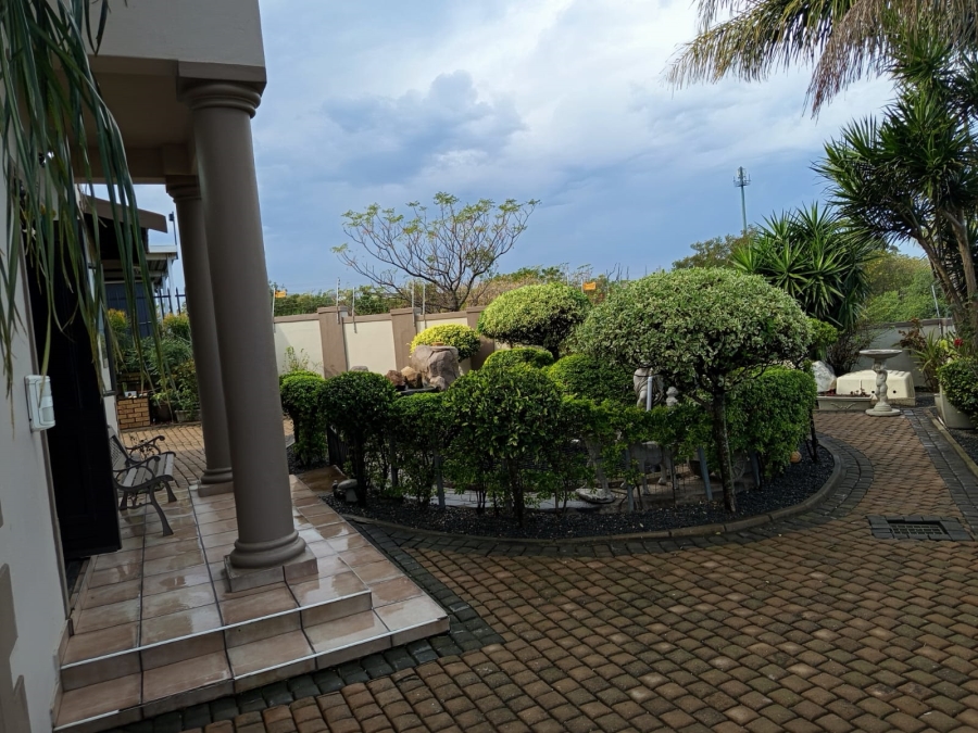 4 Bedroom Property for Sale in Woodview KwaZulu-Natal