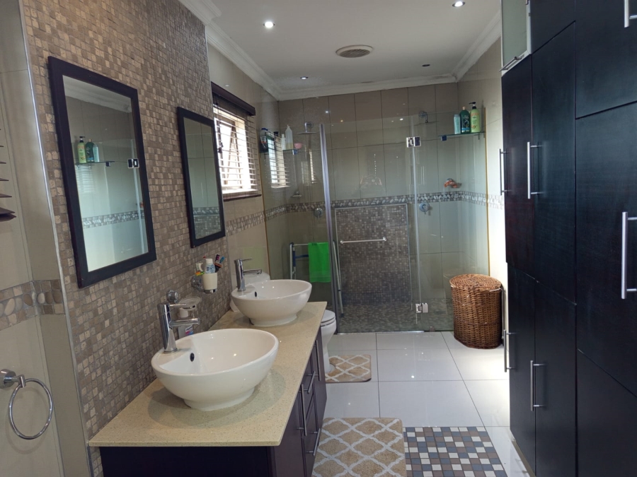 4 Bedroom Property for Sale in Woodview KwaZulu-Natal