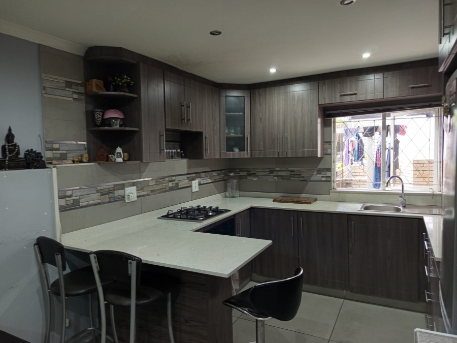 4 Bedroom Property for Sale in Woodview KwaZulu-Natal