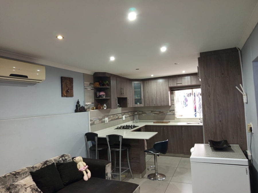 4 Bedroom Property for Sale in Woodview KwaZulu-Natal