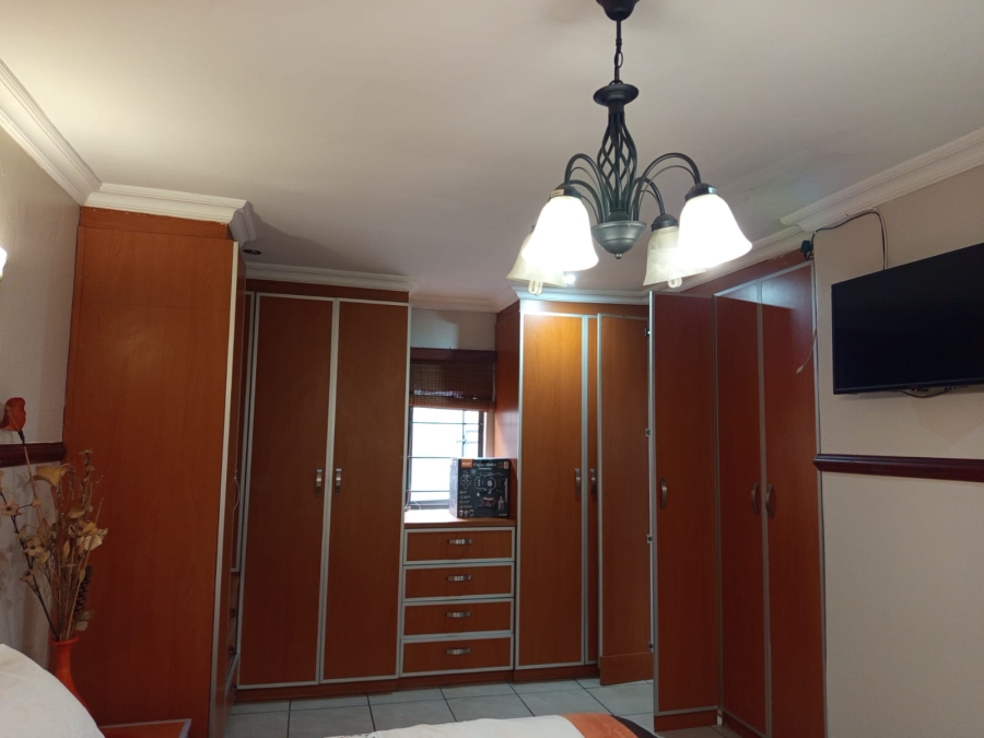 4 Bedroom Property for Sale in Woodview KwaZulu-Natal