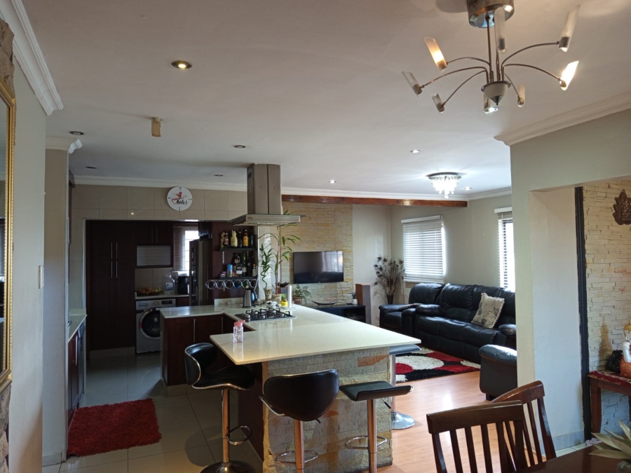 4 Bedroom Property for Sale in Woodview KwaZulu-Natal