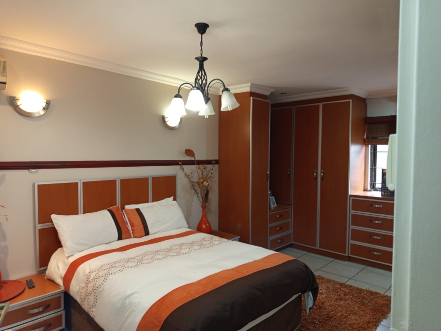 4 Bedroom Property for Sale in Woodview KwaZulu-Natal
