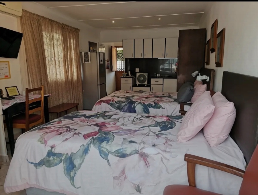 9 Bedroom Property for Sale in Ocean View KwaZulu-Natal