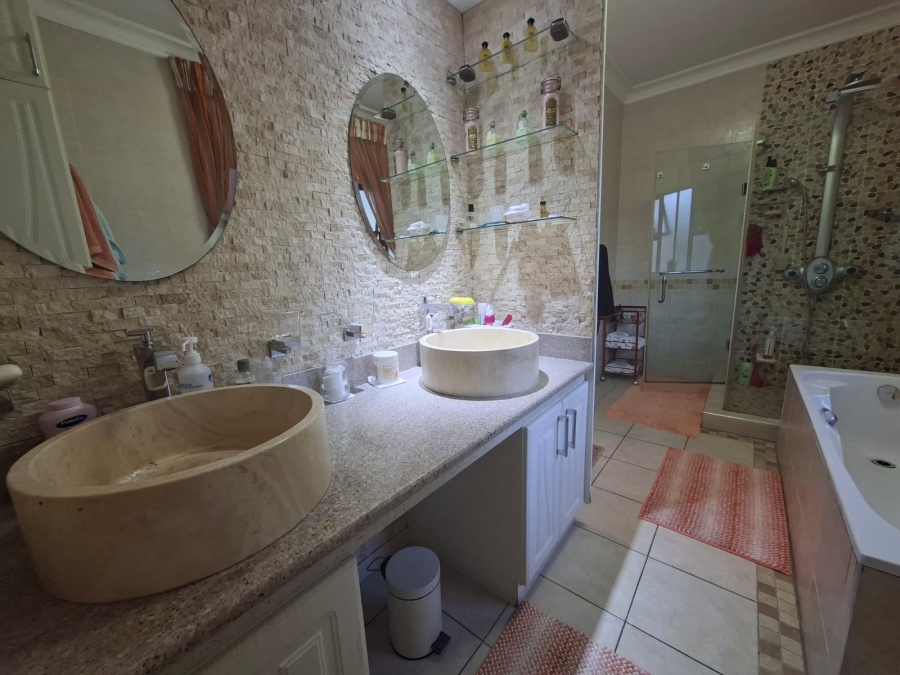3 Bedroom Property for Sale in Glen Hills KwaZulu-Natal