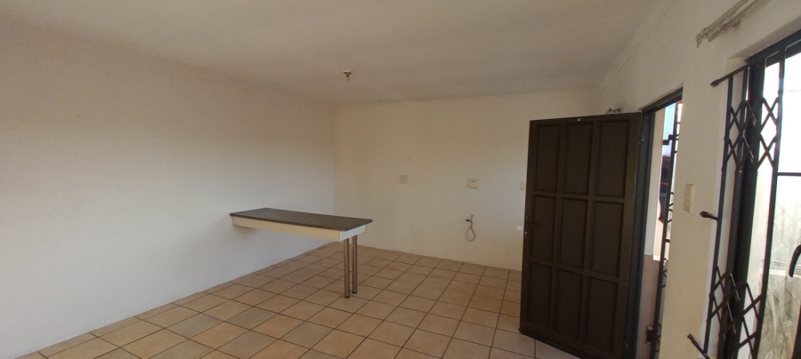 To Let 2 Bedroom Property for Rent in Silverglen KwaZulu-Natal