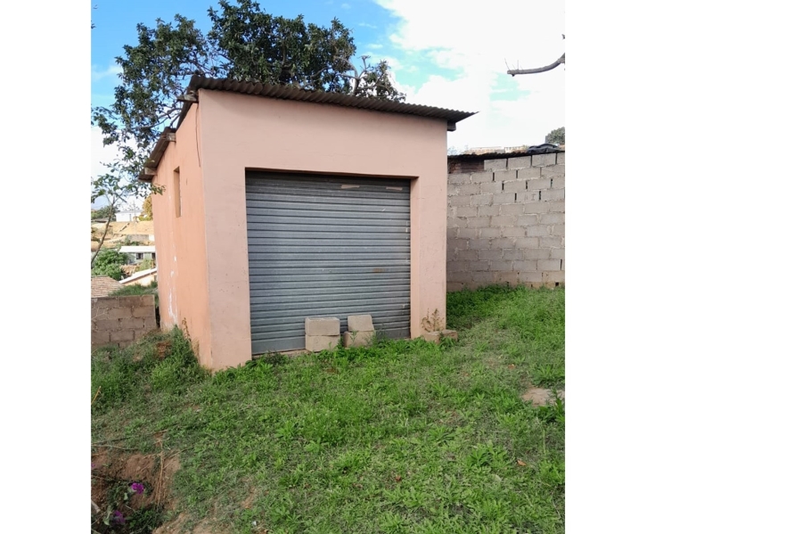 2 Bedroom Property for Sale in Umlazi J KwaZulu-Natal
