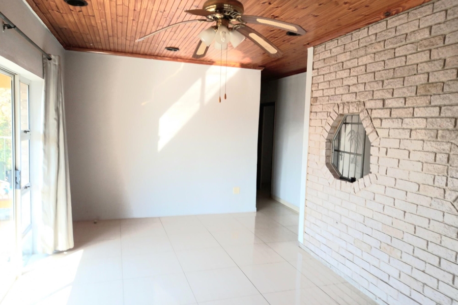 3 Bedroom Property for Sale in Kharwastan KwaZulu-Natal
