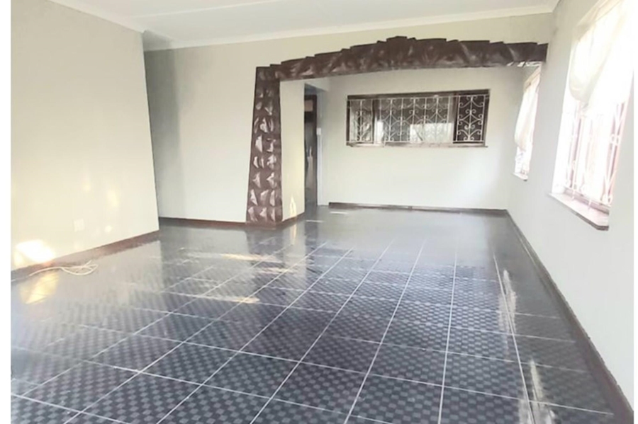 3 Bedroom Property for Sale in Kharwastan KwaZulu-Natal