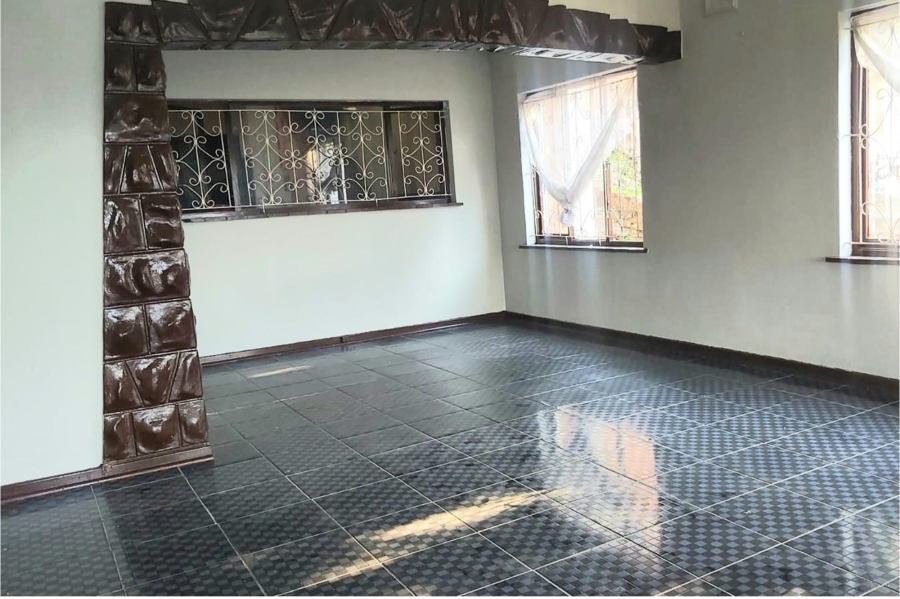 3 Bedroom Property for Sale in Kharwastan KwaZulu-Natal