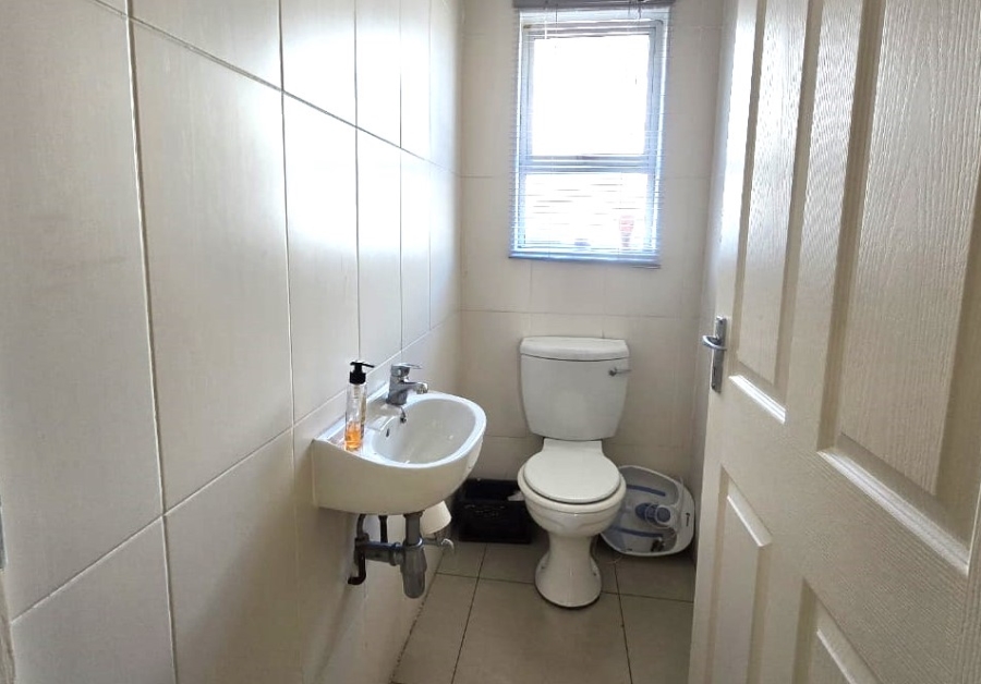 To Let 3 Bedroom Property for Rent in Avoca KwaZulu-Natal