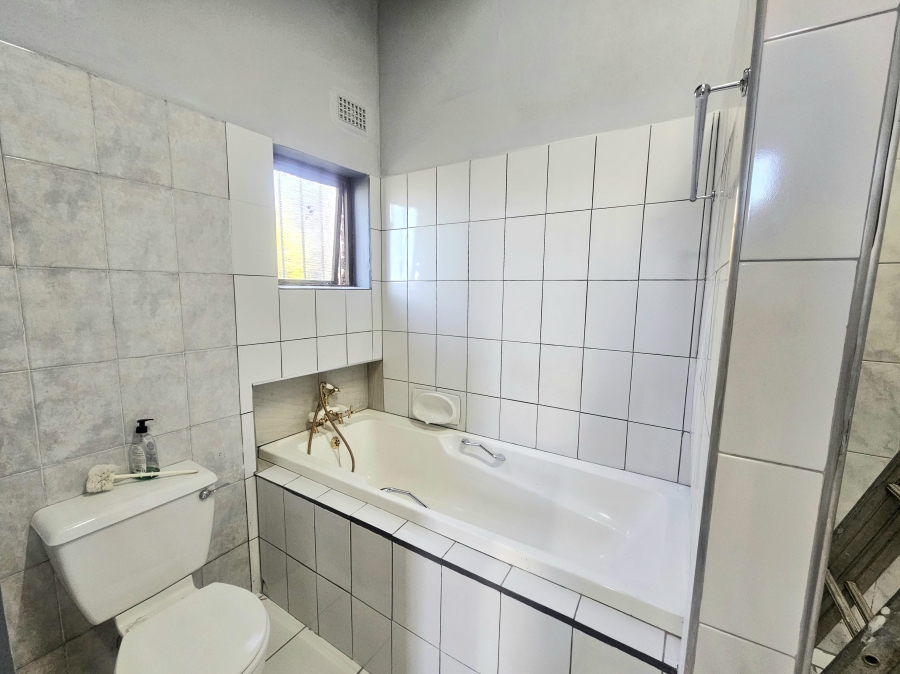 To Let 1 Bedroom Property for Rent in Montclair KwaZulu-Natal