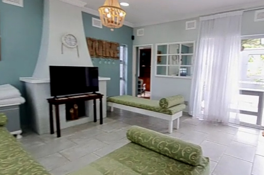 6 Bedroom Property for Sale in Port Edward KwaZulu-Natal