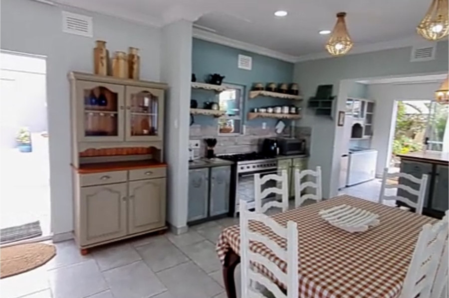 6 Bedroom Property for Sale in Port Edward KwaZulu-Natal